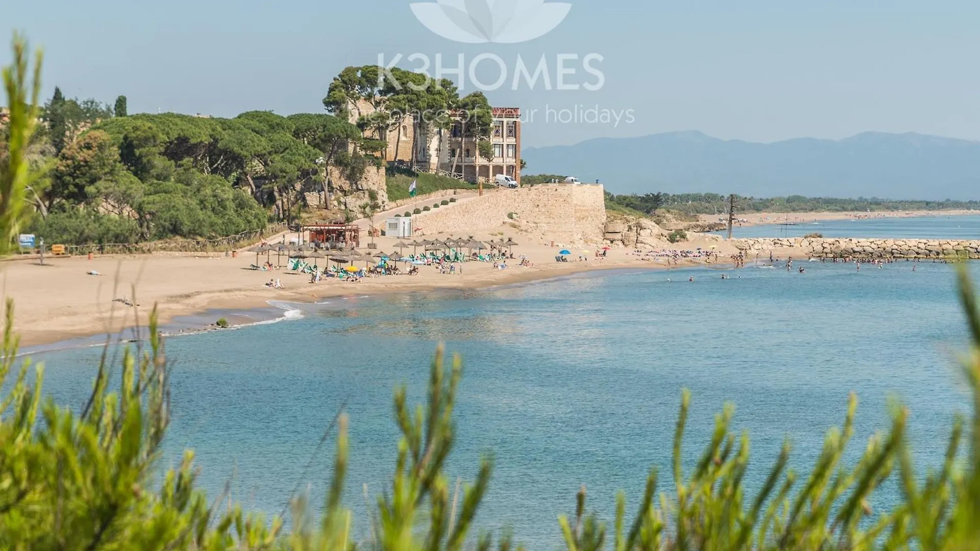 Spacious Apartment In L'Escala